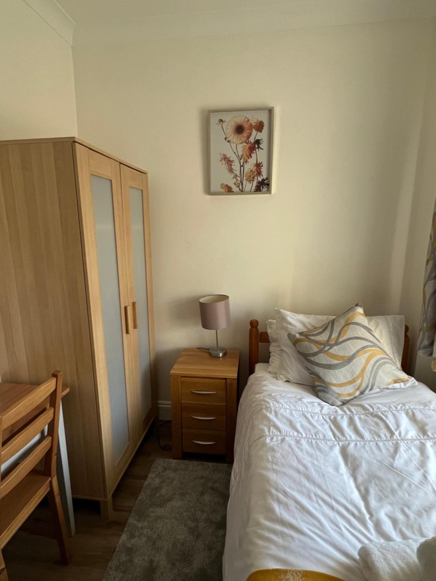 לונדון Comfortable Single Room Wembley Park/Stadium מראה חיצוני תמונה